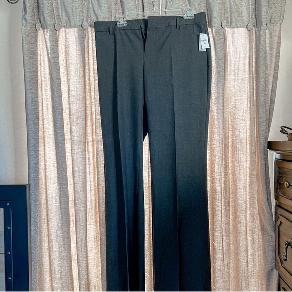 NWT Gap The Perfect Trouser Gray Plaid Flared Trouser Size 8 - Picture 1 of 16